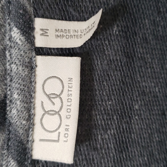 Logo Lori Goldstein Short Sleeve Ruffle Hem Top - Picture 2 of 9